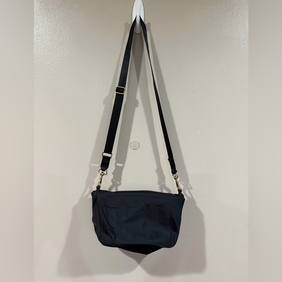 Lululemon Elegant Black Crossbody Bag - Picture 2 of 10